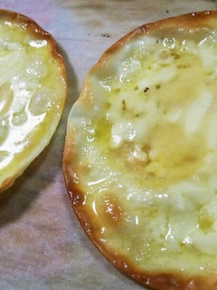 餃子の皮ピザ☆ハニーチーズ-レシピのメイン写真