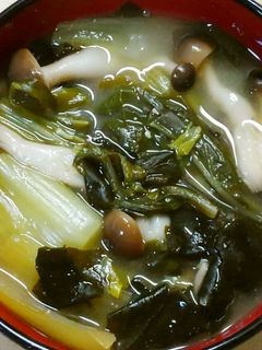 朝食♪チンゲン菜とワカメしめじのお味噌汁-レシピのメイン写真