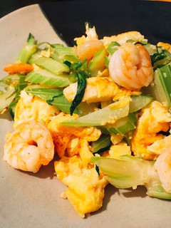 さっぱり塩味!エビとセロリの卵炒め-レシピのメイン写真