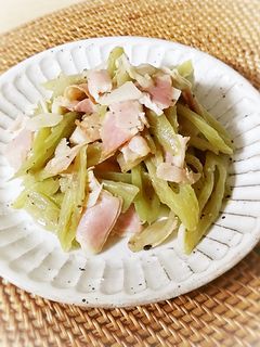 ふきとベーコンのガーリックバター炒め-レシピのメイン写真