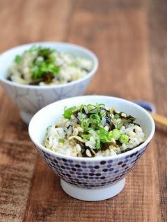 わかめと生姜のもち麦炊き込みご飯-レシピのメイン写真
