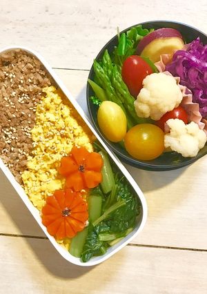 朝寝坊(*´-`)作り置きそぼろのお弁当-レシピのメイン写真