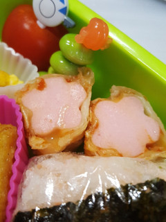 お弁当に☆餃子の皮でお花のソーセージ巻き-レシピのメイン写真