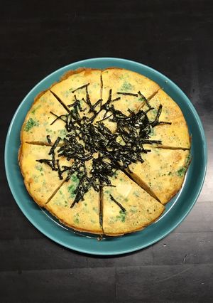 ひきわり納豆と豆腐の焼きっぱなしオムレツ-レシピのメイン写真