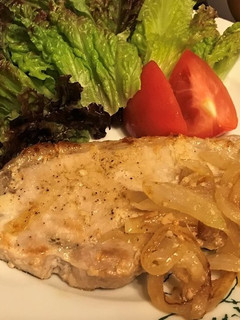 塩麹で柔らか豚のステーキ☆味バリエあり!-レシピのメイン写真