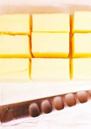 業務用サイズ(450g)のバターの計量-レシピのメイン写真