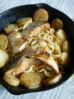 長芋たっぷり+白鮭カマの焼きうどん-レシピのメイン写真