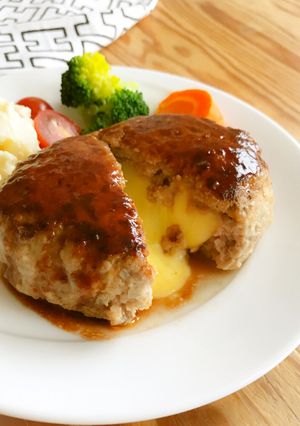 とろ～りチーズinハンバーグ-レシピのメイン写真
