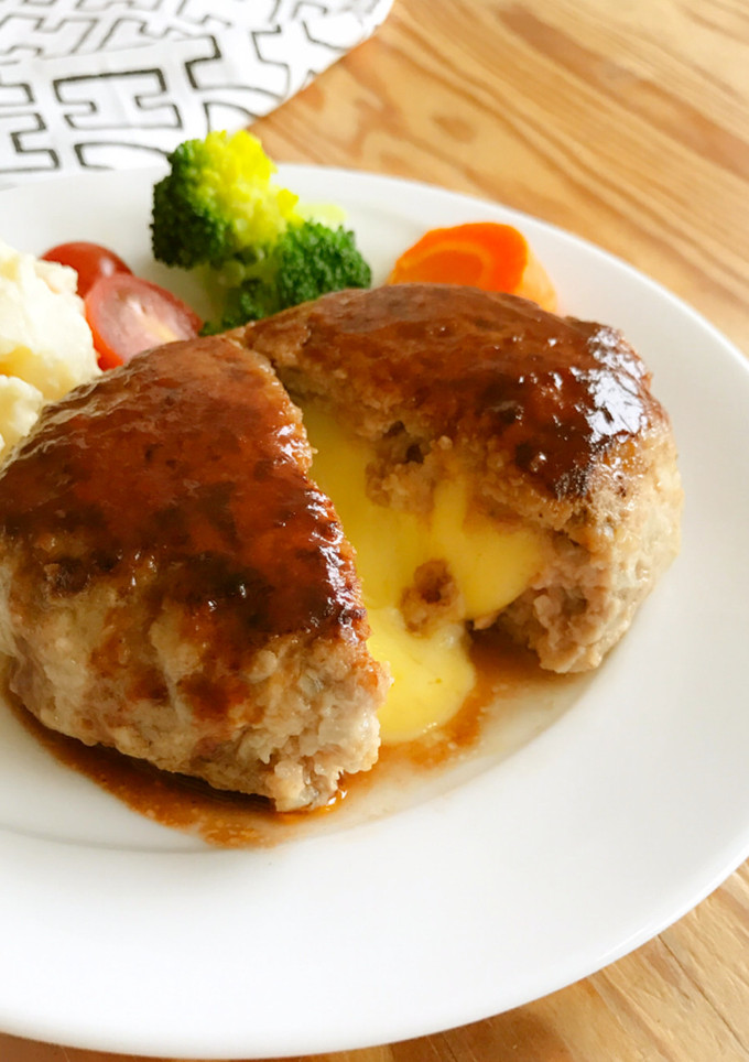 とろ～りチーズinハンバーグ-レシピのメイン写真