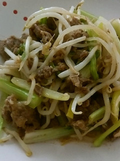 セロリと牛肉の炒め物-レシピのメイン写真