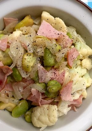 空豆とカリフラワーのホットサラダ-レシピのメイン写真