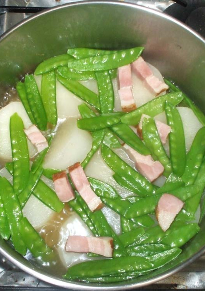 大根とベーコンの簡単煮物♪キヌサヤと-レシピのメイン写真