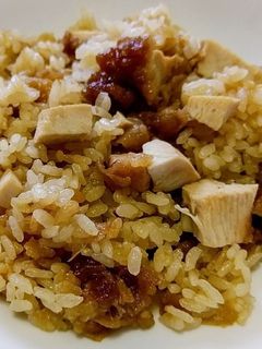 唐揚げ炊き込みご飯簡単めんつゆ2合炊飯器-レシピのメイン写真