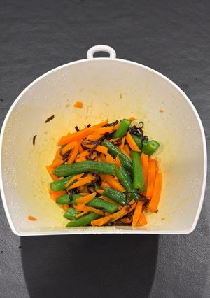 冷凍いんげんと人参の塩昆布和え-レシピのメイン写真