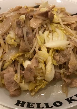 キャベツ、もやし、豚バラの、肉野菜炒め！-レシピのメイン写真