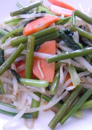 ニンニクの芽で野菜炒め-レシピのメイン写真