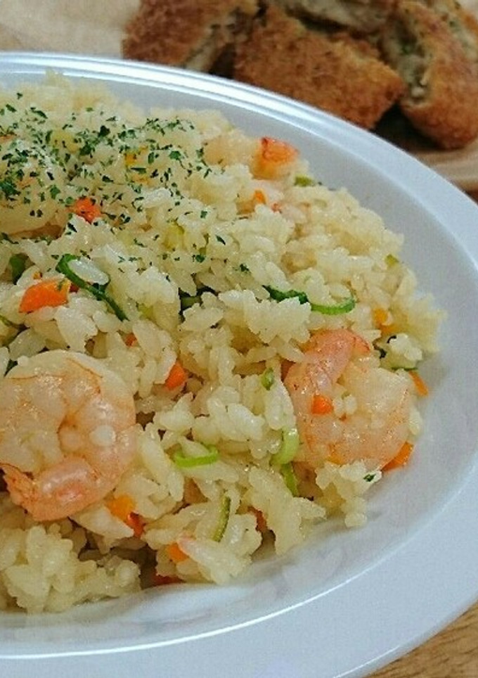 炊飯器で簡単えびピラフ-レシピのメイン写真
