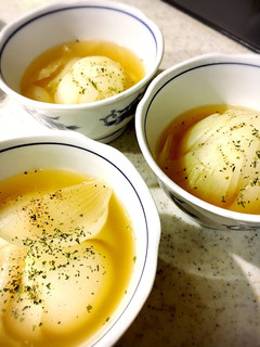丸ごと玉ねぎコンソメスープ-レシピのメイン写真