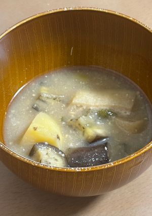 茄子とじゃがいものお味噌汁-レシピのメイン写真