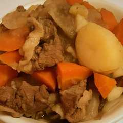 รูปของ 簡単❤️基本の❤️牛肉で肉じゃが
