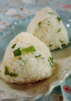 干しえびと大葉のバターコンソメおにぎり-レシピのメイン写真