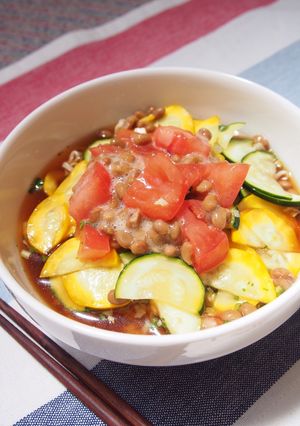 簡単！夏野菜と納豆入り冷やしラーメン-レシピのメイン写真