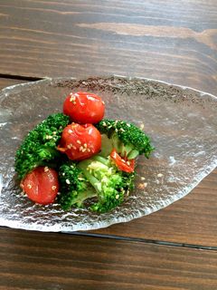 簡単☆ミニトマトとブロッコリーの胡麻和え-レシピのメイン写真