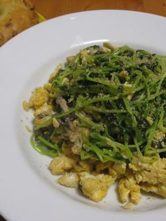 豆苗とぶなしめじのふんわり卵炒め-レシピのメイン写真