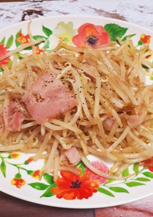 もやしと豚肉（ベーコン）醤油やき-レシピのメイン写真
