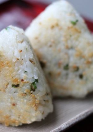 味付けは味覇のみ♪ 香ばしい焼きおにぎり-レシピのメイン写真