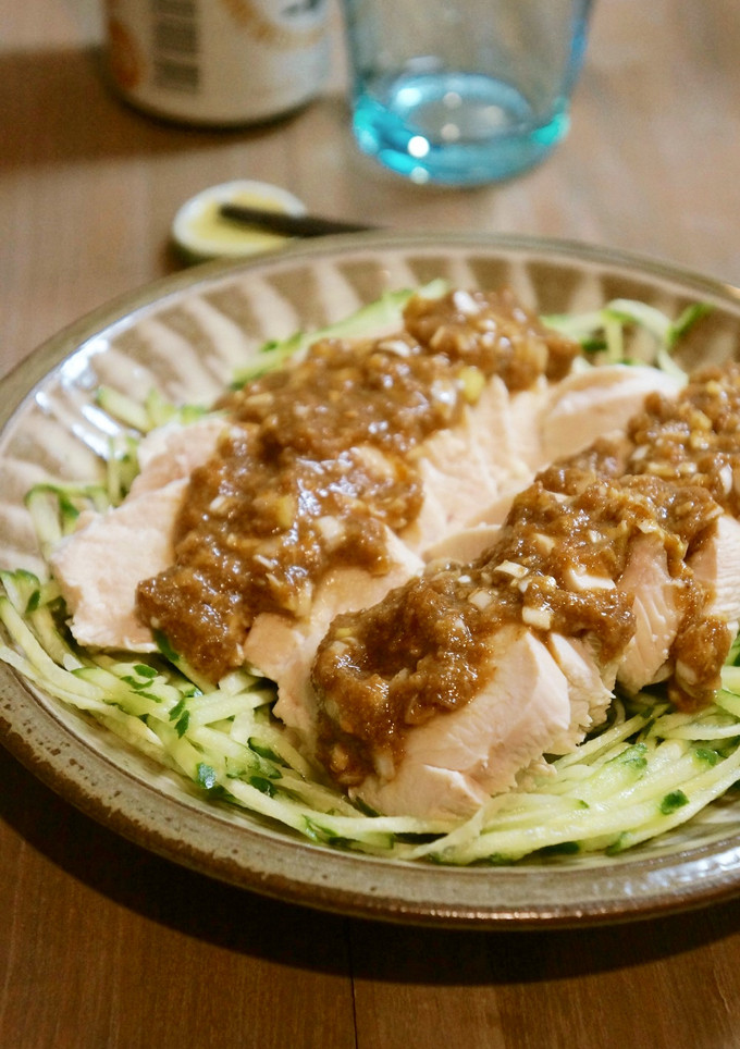 しっとりゆで鶏＊さっぱり梅ごまソースかけ-レシピのメイン写真