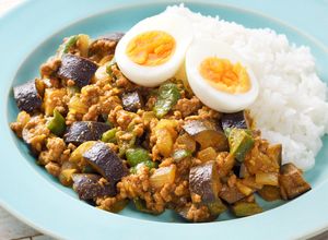 野菜ジュースで時短！夏野菜のキーマカレー-レシピのメイン写真