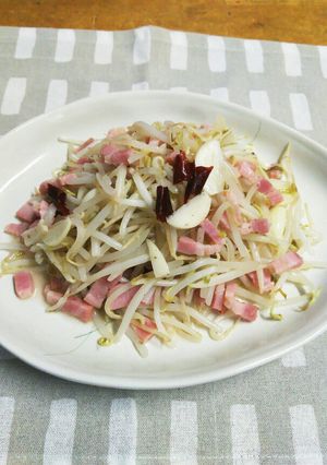 簡単 もやしとベーコンのペペロンチーノ-レシピのメイン写真