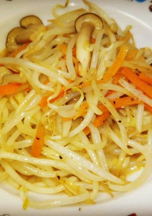 超簡単♪キノコともやしのバターポン酢炒め-レシピのメイン写真