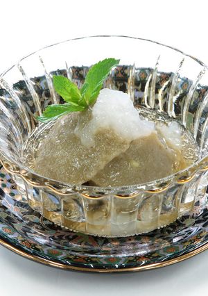 緑豆水羊羹哈士蟆油添え 菊花シロップで-レシピのメイン写真