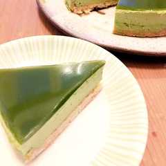 รูปของ 抹茶とホワイトチョコのレアチーズケーキ