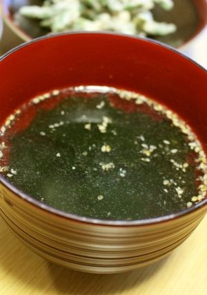 お湯を注ぐだけ♪W出汁のわかめスープ-レシピのメイン写真