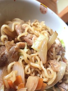 ♡ラーメンの麺で!?意外な焼きそば♡-レシピのメイン写真