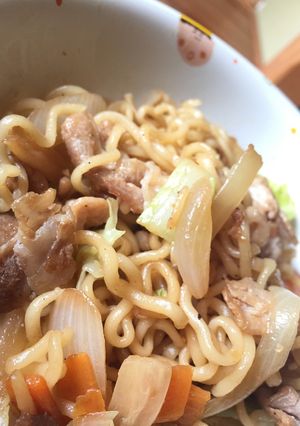 ♡ラーメンの麺で!?意外な焼きそば♡-レシピのメイン写真