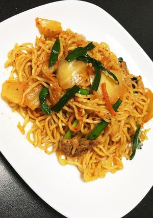 うま辛い❤食欲そそるキムチ焼きそば-レシピのメイン写真