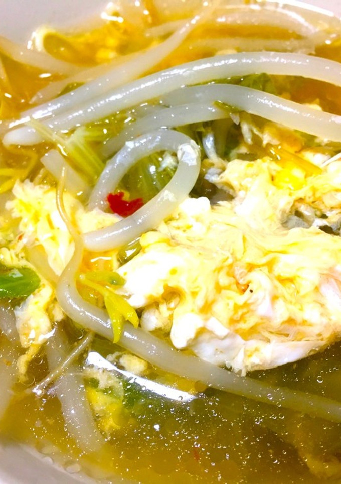 セロリの葉ともやしのエスニック風スープ-レシピのメイン写真