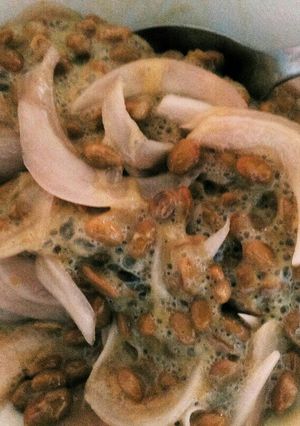 混ぜるだけ、さっぱり紫玉ねぎピクルス納豆-レシピのメイン写真