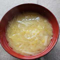 รูปของ 簡単に毎日が優しい味！野菜の重ね煮味噌汁
