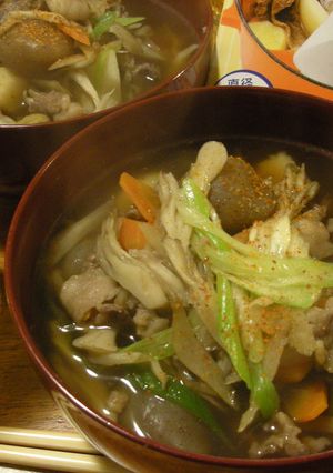 てんこ盛り山形芋煮-レシピのメイン写真