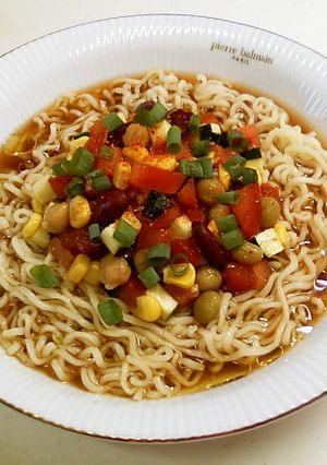 野菜お豆のオリーブ香る冷やし味噌ラーメン-レシピのメイン写真