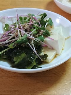 豆腐ワカメ貝割れごま油ポン酢醤油サラダ-レシピのメイン写真