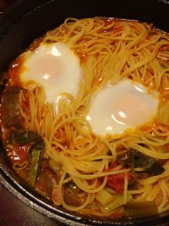 九条ねぎと赤なすの月見煮込みアラビアータ-レシピのメイン写真