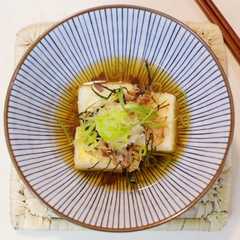 A picture of 揚げ出し豆腐.