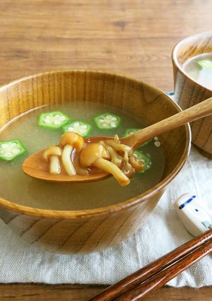 胃腸に嬉しい◎おくらとなめこのみそ汁-レシピのメイン写真
