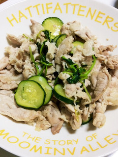 豚と豆苗・ズッキーニ炒め-レシピのメイン写真